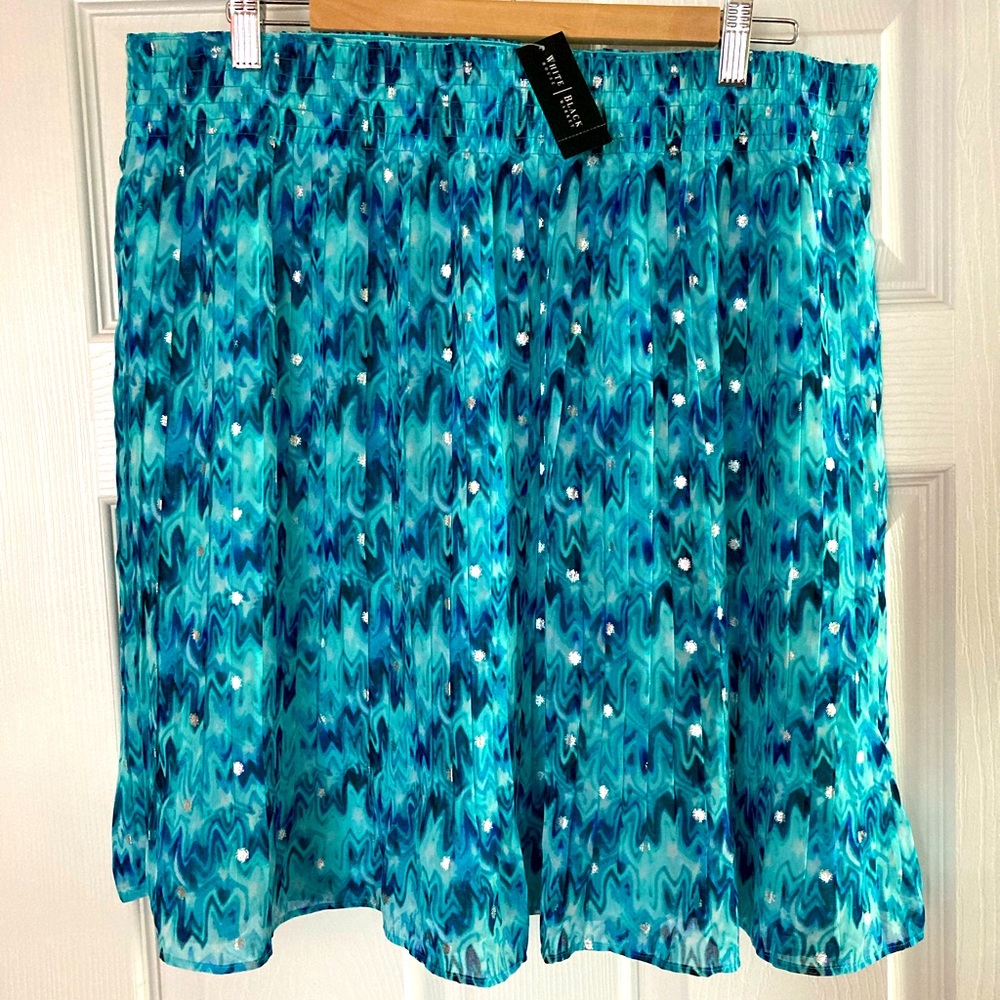 White House Black Market NWT lined blue w/ silver knee length skirt
